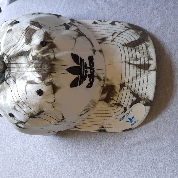 Last One Adidas Tie Dye Washed Colorways baseball Cap - Picture 3 of 10